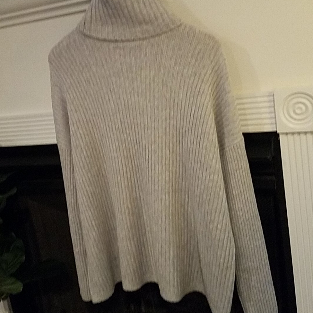 Simply Vera Vera Wang Sweater/NWOT - Picture 4 of 7